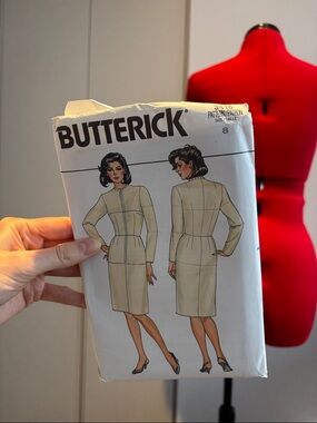 Butterick Vintage Dress Sewing Pattern - Cream Illustration